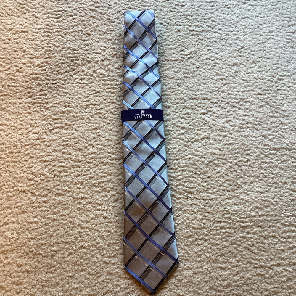 Stafford Navy and Silver Checkered Tie